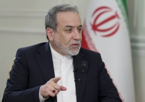 هشدار محکم عراقچی به آمریکا/ ترامپ انتخاب کند