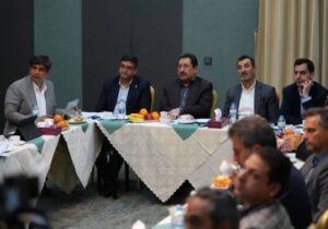 وزیر صنعت: ارز واردات مواد اولیه صنایع فولاد و پتروشیمی تامین خواهد شد