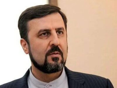 چرا سازمان ملل تجاوز به ایران را حکوم نکرد؟/ سوال غریب آبادی از فرستاده ویژه دبیرکل سازمان ملل