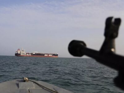 کنترل تنگه هرمز در اختیار ایران است/ به کسی باج نمیدهیم