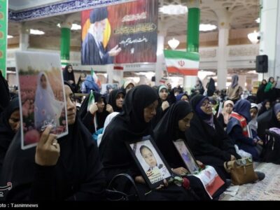 ۶ روایت‌ اقتدار از خانواده شهدای مدرسه شجره طیبه میناب+ عکس