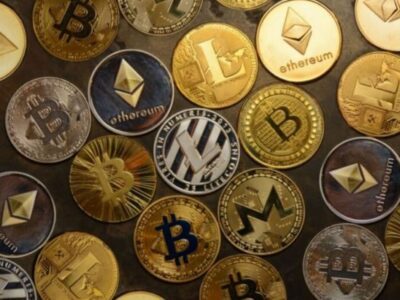 آخرین قیمت رمزارزها/ بیت‌کوین صعود تا پشت مرز ۸۳ هزار دلار و تتر همچنان در مسیر کاهش قیمت