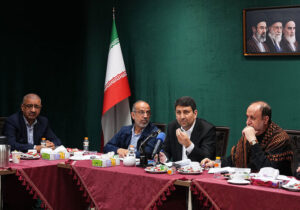 نشست نمایندگان با وزیر ارتباطات؛ تاکید بر لزوم کاهش قیمت اینترنت