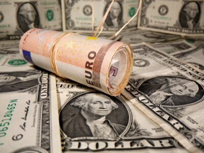 ابهام در سرنوشت میلیاردها دلار ارز صادراتی / چرا دلارها به مسیر رسمی برنمیگردند؟