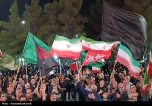 اجتماع بزرگ بادرودیها در سوگ رهبر شهید ایران/طنین فریاد «انتقام»+تصاویر