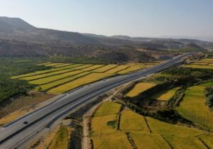 استاندار مازندران:
                تامین منابع مالی ساخت آزادراه ساری- قائمشهر در دست پیگیری است