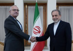 دیدار سفیر جدید ایرلند در ایران با عراقچی