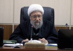 آملی‌ لاریجانی: ایران به هیچ قیمتی از تنگه هرمز عقب‌نشینی نخواهد کرد