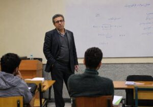از انقلاب فرهنگی تا گزینش‌های ایدئولوژیک؛ دانشگاه‌های ایران چرا از جهان علم عقب افتادند؟/ کسی که اوایل انقلاب استاد اخراج می‌کرد خودش بعدتر اخراج شد