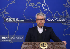 بقائی: تفاهم با عمان به معنای بازگشایی تنگه هرمز نیست