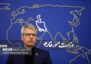جلسه اسماعیل بقائی با سفرای سابق ایران در فرانسه