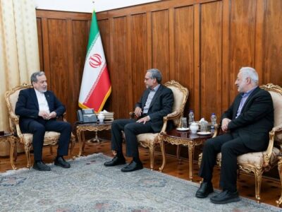 دیدار دو تن از نمایندگان مجلس شورای اسلامی با وزیر امور خارجه