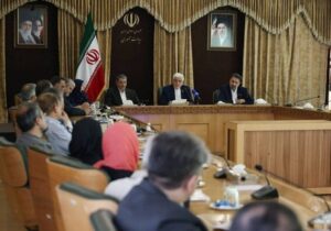 عارف: دشمن پس از شکست نظامی به‌دنبال فروپاشی اجتماعی است
