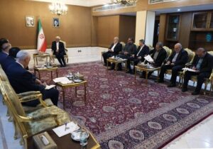 عارف پیشنهاد تشکیل اتحادیه کشورها و مناطق فارسی‌زبان را مطرح کرد