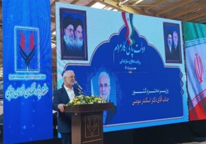 مؤمنی: چرخ تولید ایران با وجود همه دشواری‌ها همچنان می‌چرخد
