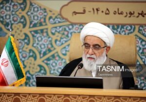 مدیران حوزه باید برای طلبه پناهگاه و پدر مهربان باشند
