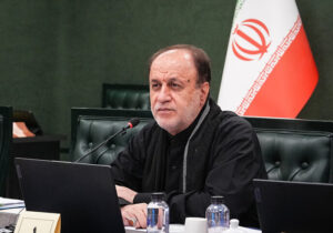 نباید درباره بنزین گامی برداشته شود که وضعیت جامعه را بر هم بزند