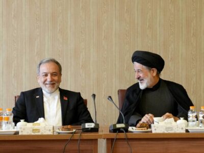 نشست هم اندیشی جمعی از استادان و فضلای حوزه علمیه قم با عراقچی