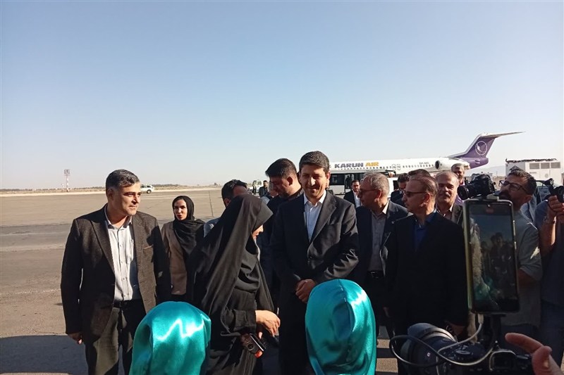وزیر ارتباطات وارد اصفهان شد/افتتاح پروژه فیبرنوری و میز هوش مصنوعی اخبار استان اصفهان , اخبار اصفهان , وزارت ارتباطات و فناوری اطلاعات جمهوری اسلامی ایران , هوش مصنوعی , سفر ,