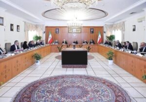 پزشکیان: صرفه‌جویی در مصرف بنزین را باید از دولت شروع کنیم
