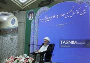 آیت‌الله سبحانی: انقلاب اسلامی جزئی از برکات حوزه علمیه قم است