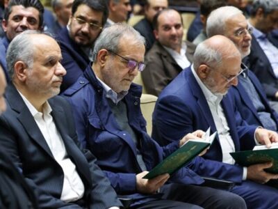 حضور پزشکیان در مراسم یادبود مرحوم احمد ناطق نوری