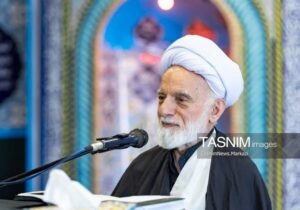 دری نجف‌آبادی: آینده ایران در گرو میدان‌داری جوانان و نخبگان است