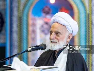دری نجف‌آبادی: آینده ایران در گرو میدان‌داری جوانان و نخبگان است
