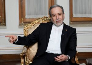 دیدار سرکنسول ایران در کازان با عراقچی