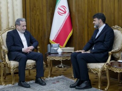 دیدار سرکنسول جدید ایران در بصره با عراقچی