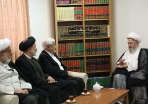 دیدار عارف با آیتالله سبحانی در قم