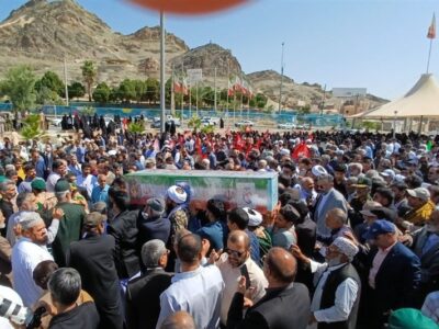 زاهدان پیکر شهید مولوی گرگیج را با پیام وحدت بدرقه کرد+ عکس