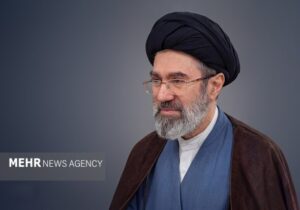 زندگی‌نامه آیت‌الله سید مجتبی خامنه‌ای؛ از جبهه تا اجتهاد و رهبری