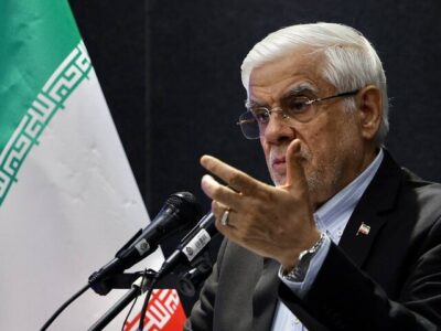 طرح‌های توسعه زیارتی قم با حضور عارف در کارگروه ملی زیارت بررسی شد