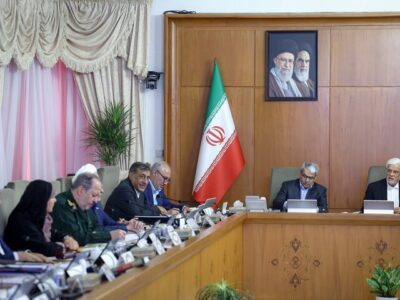 عارف: آمریکا برای مذاکره با ایران به واسطه متوسل می‌شود