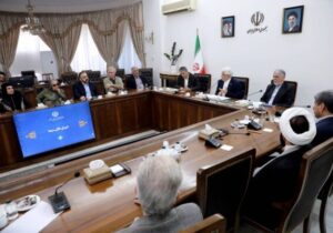 عارف: سینماگران عظمت ملت ایران را به تصویر بکشند