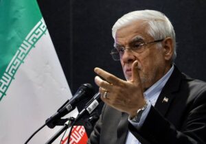عارف: ضعف ارتباط دولت با تشکلهای دانشگاهی نیازمند جبران است