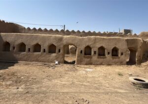 مرمت چاپارخانه تاریخی دهملا شاهرود کلید خورد