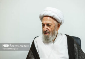 معاون اول رئیس‌جمهور با آیت‌الله سبحانی دیدار و گفتگو کرد