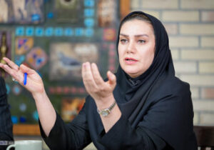 ملکزاده: تا دانشآموز حرف میزند نگویید «هیس»؛ در سال ۱۴۰۱ دانشآموزان حرف نهادهای نظامی و حوزه علمیه را نمیپذیرفتند