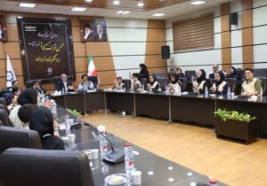 نوجوانان پای میز شهردارکرمان نشستند؛از شستن سرسره‌هاتامطالبه مترو