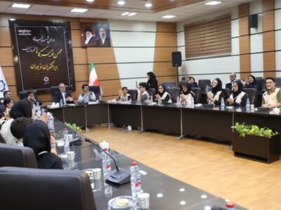 نوجوانان پای میز شهردارکرمان نشستند؛از شستن سرسرههاتامطالبه مترو
