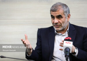 نیکزاد: قانون عفاف و حجاب باید از بلاتکلیفی خارج شود