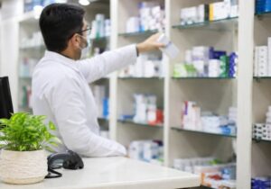 پشت پرده کمبودهای مقطعی دارو؛ مشکل فقط دلار نیست!
