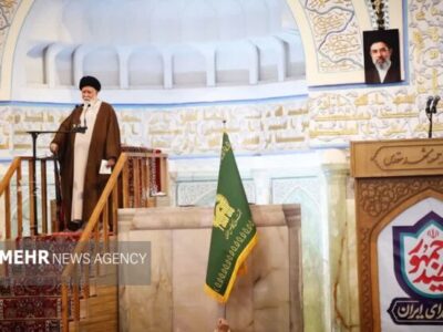 علم الهدی:دشمن درصدد انتقال جنگ به عرصه‌های اقتصادی و فرهنگی است