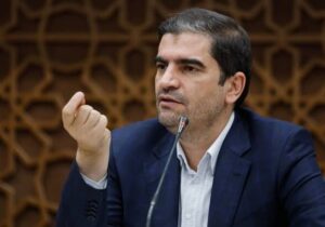 فروش ۱۰ هزار دلار صف دلالان ارز را از سبزه‌میدان به بانک‌ها منتقل کرد