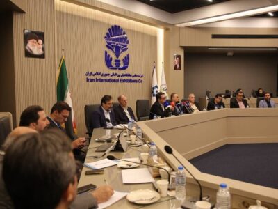 کالاها و کانتینرهای متوقف شده بندر کراچی بزودی جا به جا می شوند